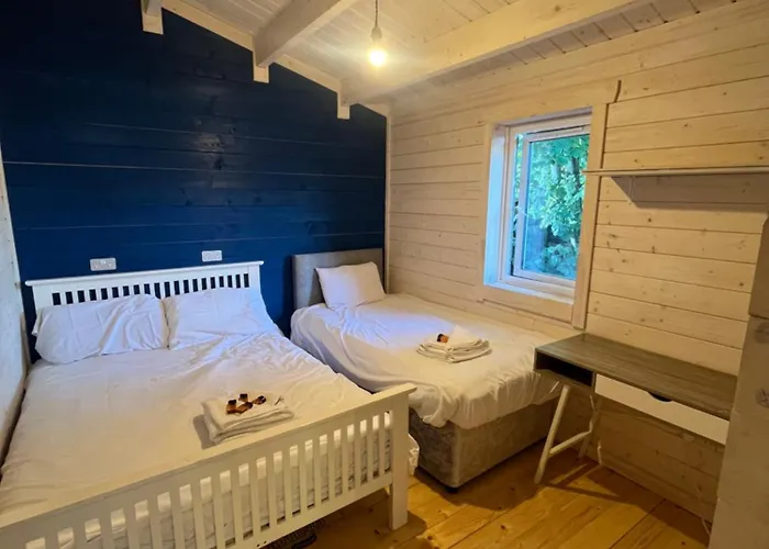 West Wicklow 5 Person Cabin